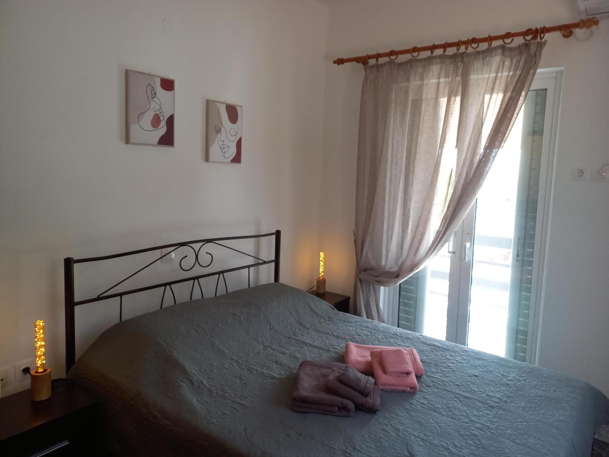 Triζin Apartment Galatas  Exterior photo