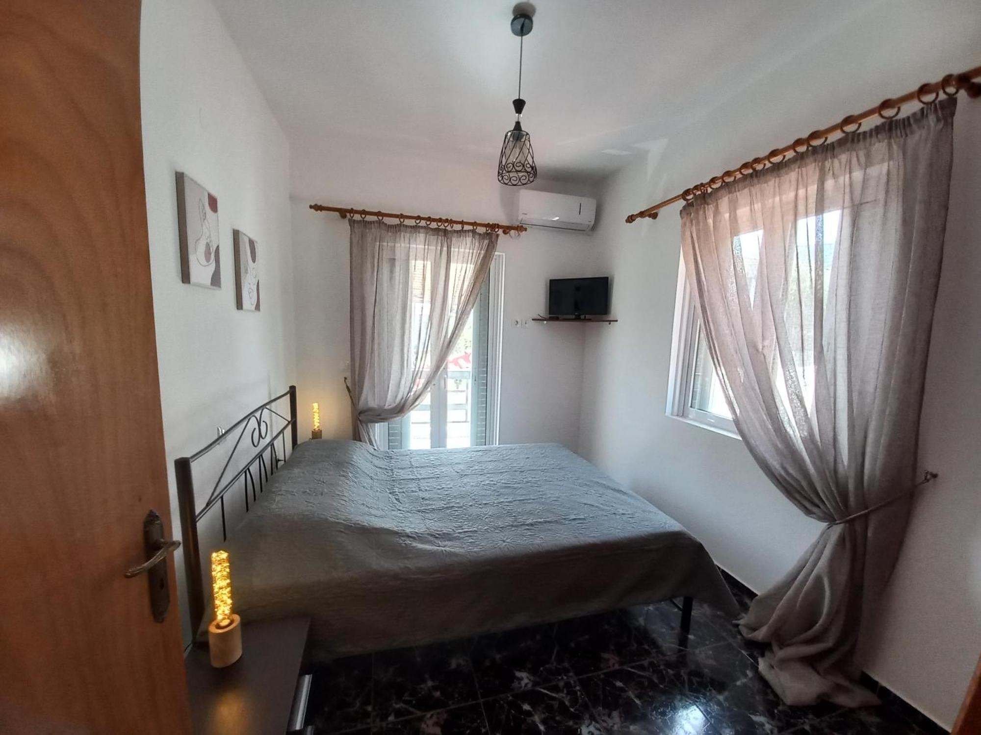 Triζin Apartment Galatas  Exterior photo