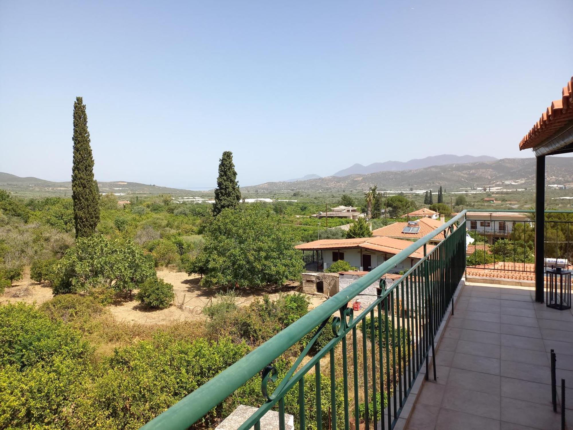 Triζin Apartment Galatas  Exterior photo